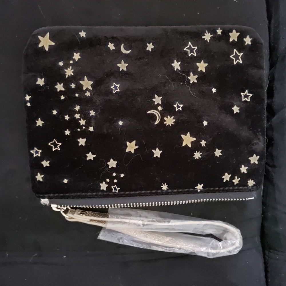 Black and gold wristlet